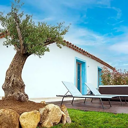 Aqua Sardinia Boutique 3*