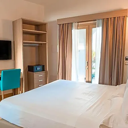 Hotel Aqua Sardinia Boutique 3*