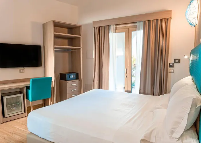 Aqua Sardinia Boutique Otel 3*